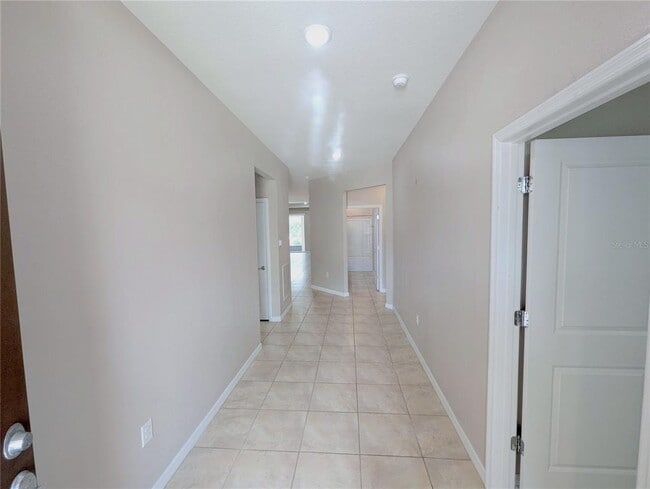 Building Photo - 18810 Birchwood Groves Dr