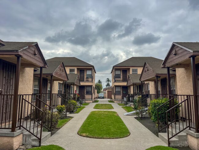 Building Photo - Victoria Apartments