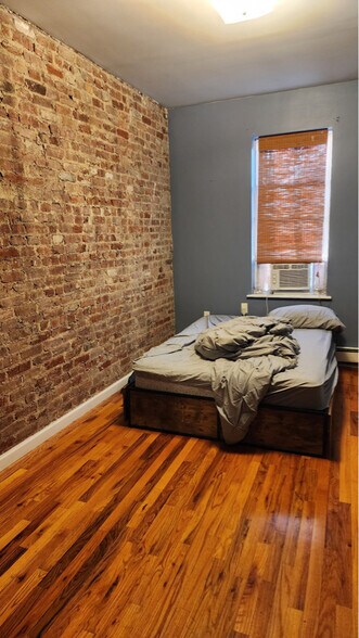 Building Photo - 40-62 61st St