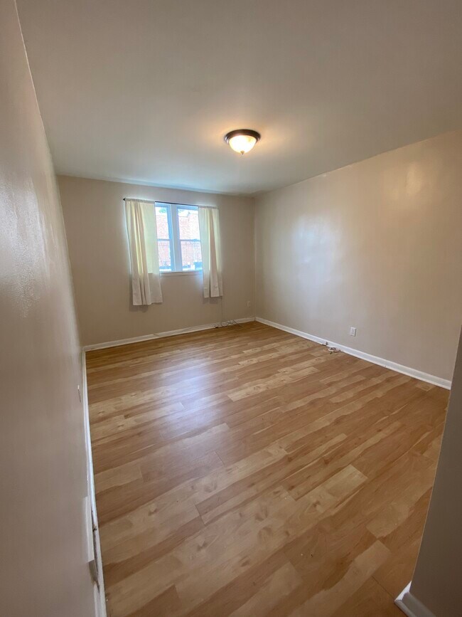 Building Photo - 2638 Daphne Rd