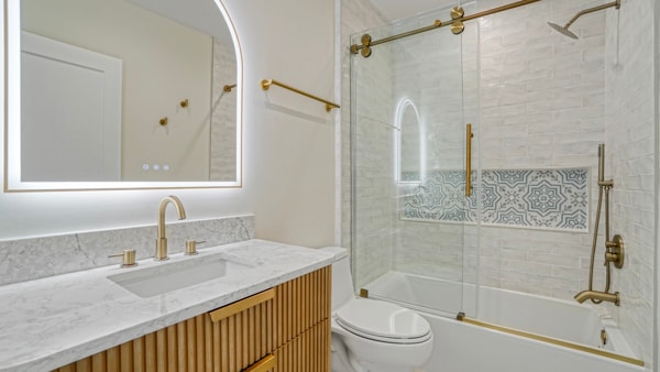 Building Photo - 2035 S Corning St