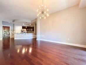 Building Photo - 3 Bed/2.5 Bath Condo with Modern Amenities / Available Now!