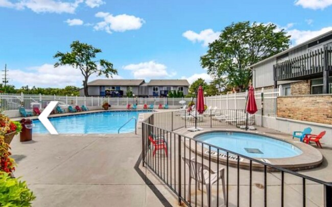 Building Photo - 850 E Old Willow Rd