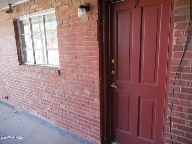 Building Photo - 701 W Yandell Dr