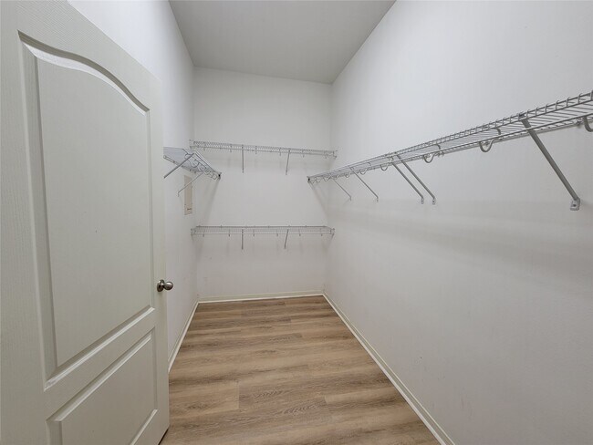 Building Photo - 15126 Summer Sunset Dr