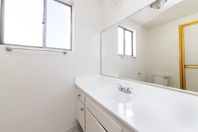 Building Photo - 410 W Regent St