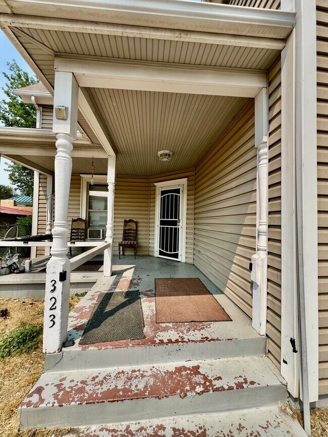 Building Photo - 323 Whiteriver Ave