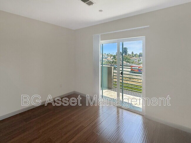 Building Photo - 1459 MacArthur Blvd