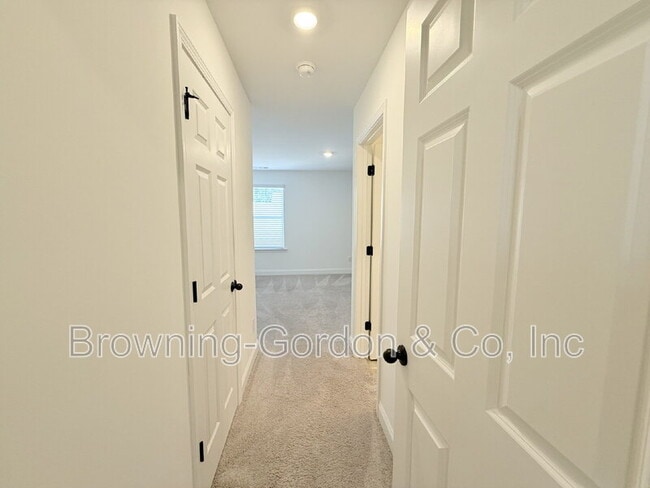 Building Photo - 312 Traywick Pl