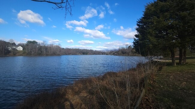 Building Photo - Ruckersville, -1 bedroom/1 bath, Terrace a...