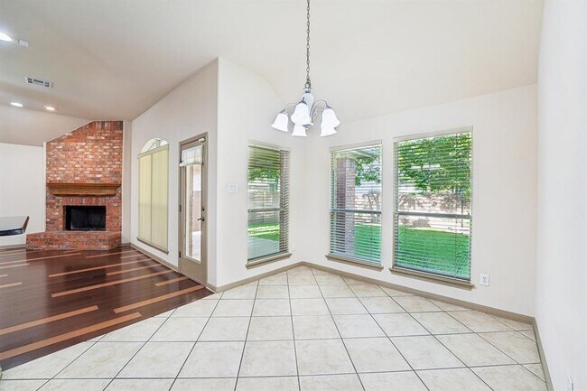 Building Photo - 10028 Lisi Anne Dr