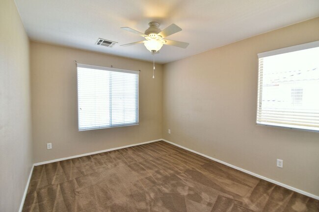Building Photo - Beautiful 4BED/3BATH/CAR home located in SW Las Vegas!