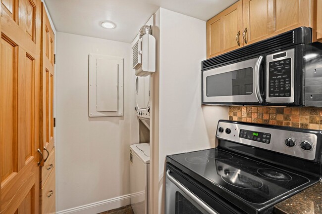 Building Photo - Beautiful One Bedroom in the Heart of Foggy Bottom| Water and Gas Included!