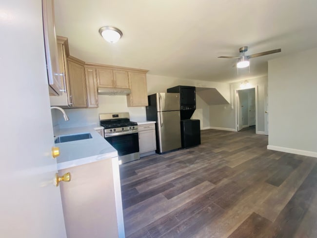 Building Photo - 1140 West St