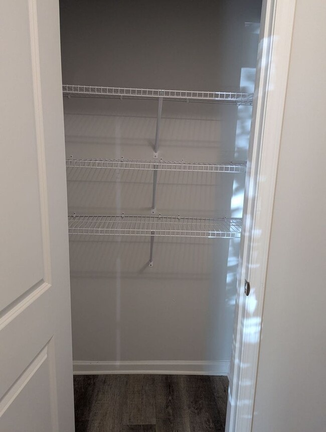 Building Photo - Beautiful 2 Bedroom 2 Bath off of Meriweather Road** Rent Special**