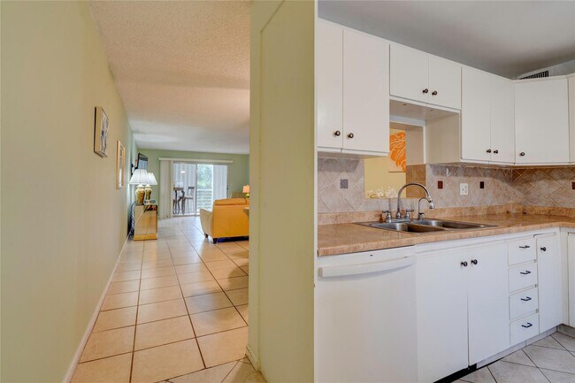 Building Photo - 3102 Portofino Point