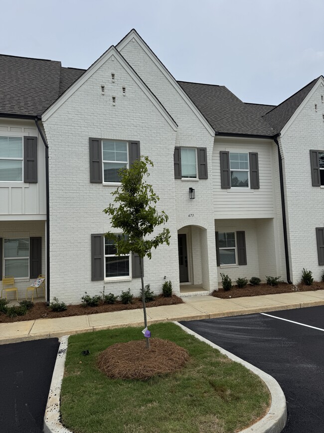 Primary Photo - 671 Cottage Grv Cir