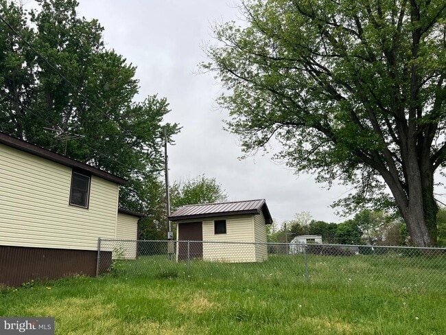 Building Photo - 107 Sawmill Ct