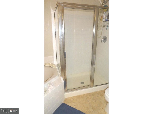 Building Photo - 209 Creekside Dr