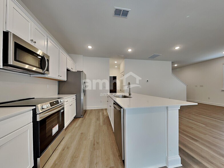 Building Photo - 1155 Livengood Wy