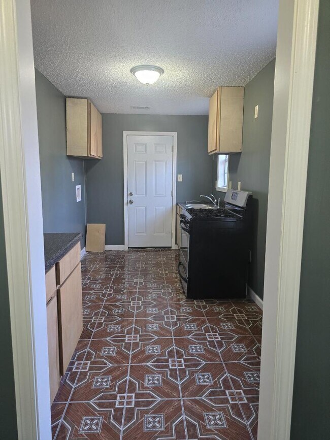 Building Photo - 1535 Oberle Ave