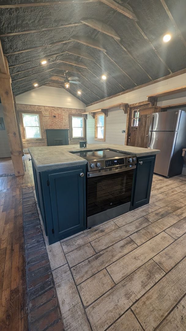 Building Photo - Completely remodeled Studio Home