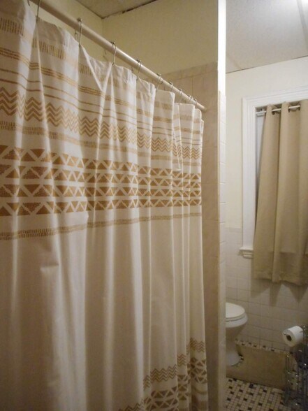 Building Photo - 23 Aberdeen St