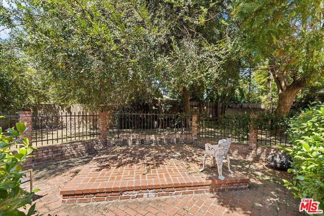 Back Yard - 5723 Stansbury Ave