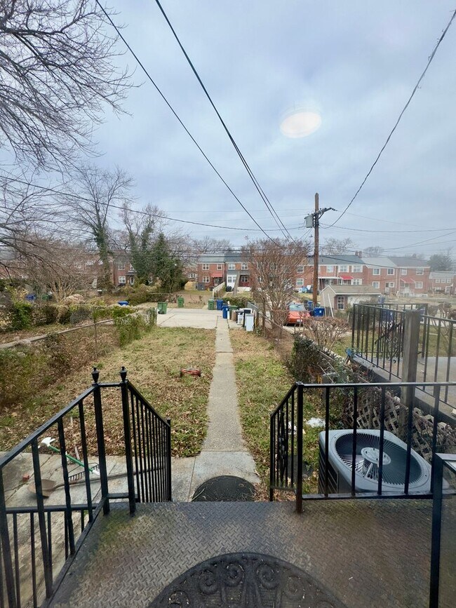 Building Photo - Charming 4 Bedroom/2 Bathroom Townhome in Mid-Govans, MD!