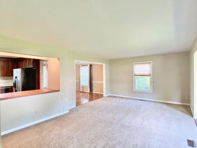 Building Photo - 203 Monty Manor