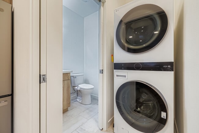 Building Photo - 12038 33rd Ave NE