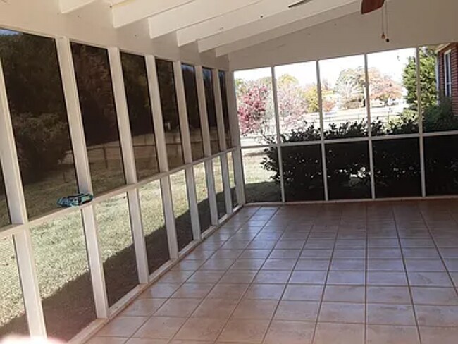 Building Photo - Perfect Family Home in Central Watkinsville