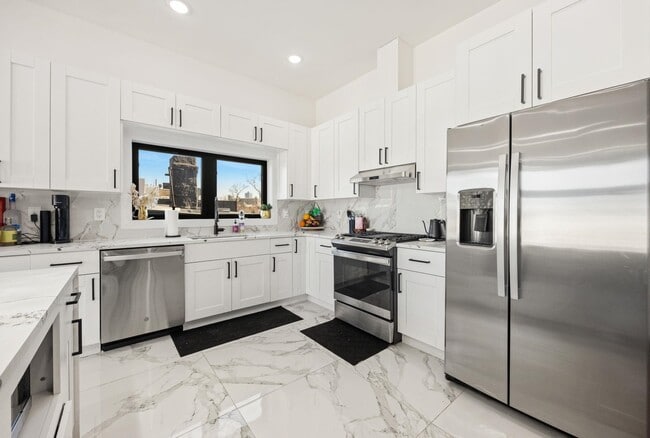 Building Photo - 121 Prospect St