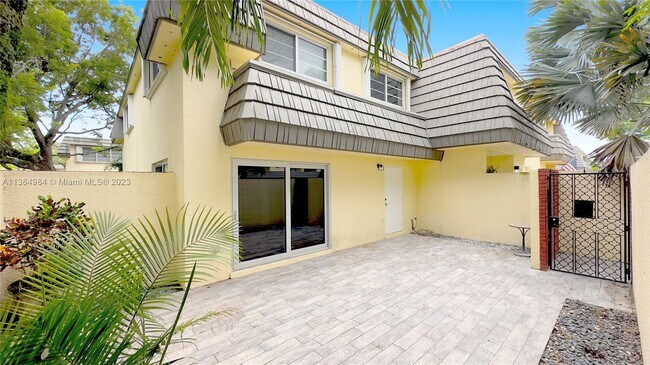 Primary Photo - 8483 SW 137th Ave