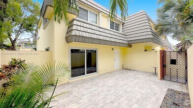 Building Photo - 8483 SW 137th Ave