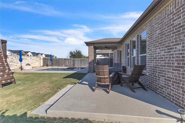 Building Photo - 709 Vaughn St