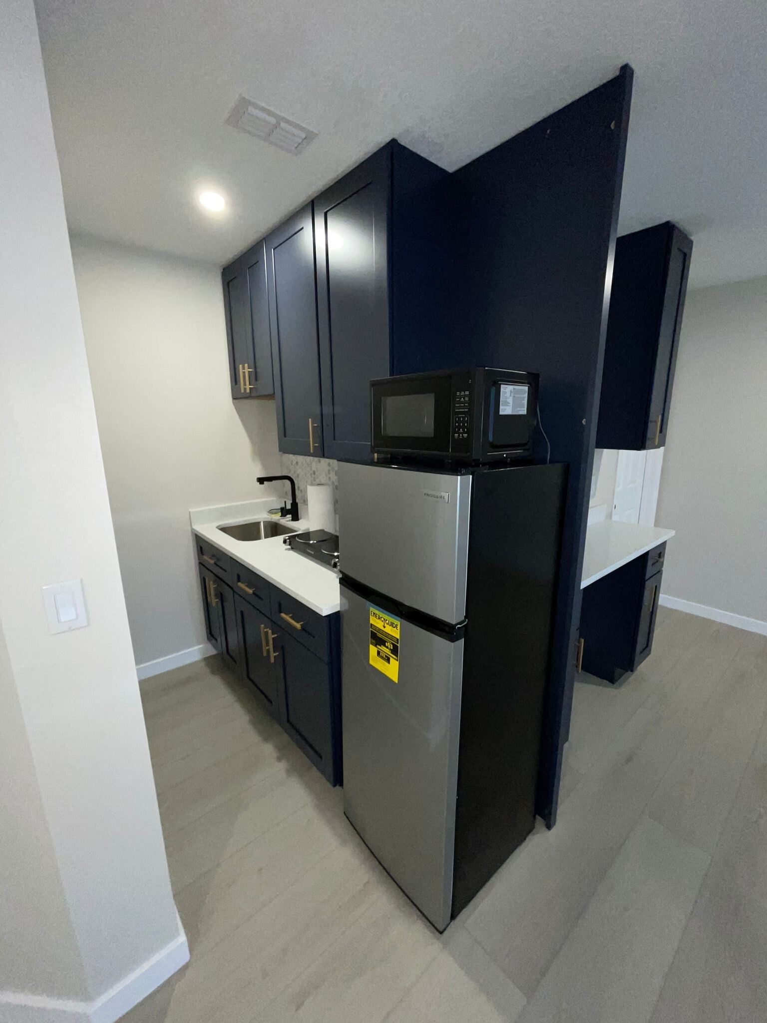Kitchen - 13308 Phoenix Dr