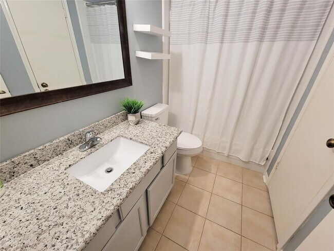 Building Photo - 7122 River Garden Dr