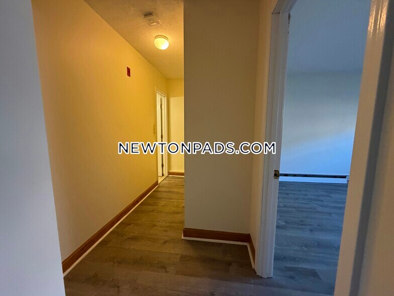 Building Photo - 286 Grove St