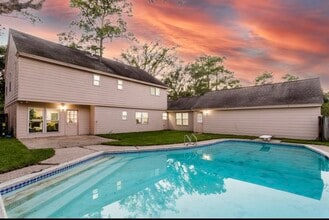 Building Photo - 15614 Pebble Bend Dr