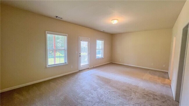 Building Photo - 11065 Brunson Dr