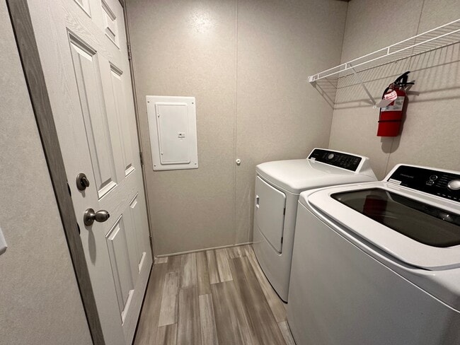 Building Photo - 198 Colorado St