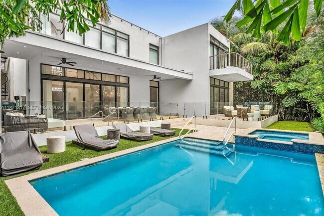 Building Photo - 1350 98th St