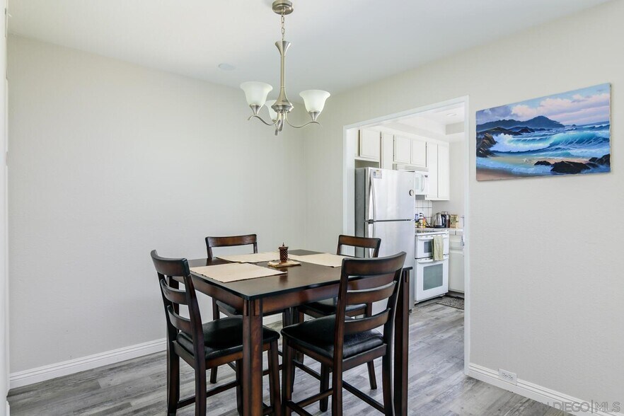 Building Photo - 5125 Fontaine St