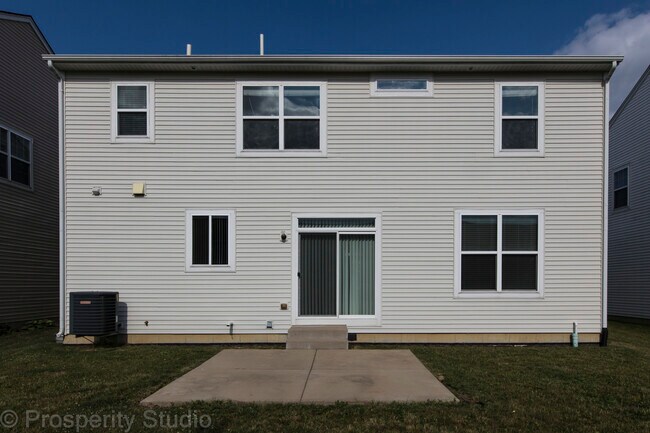 Building Photo - 5734 Oak Ridge Way