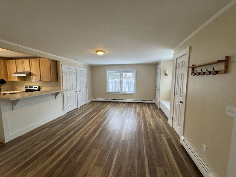 Building Photo - 7 Spring St