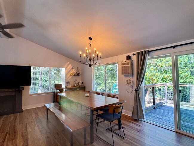 Building Photo - 4425 Sierra Springs Dr