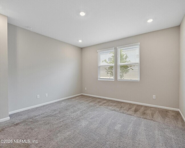 Building Photo - 14757 Cashew Ave