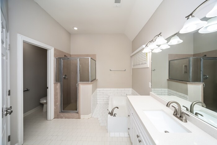 Building Photo - 554 N Sanga Rd