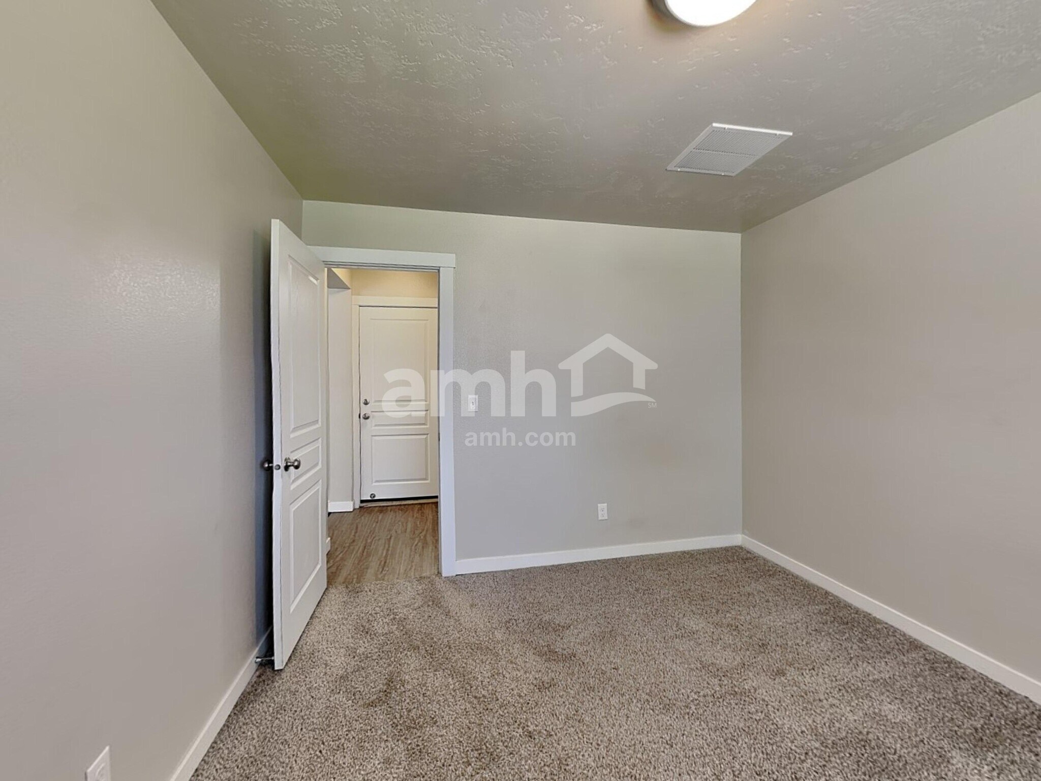 Building Photo - 9860 W Mossywood Dr